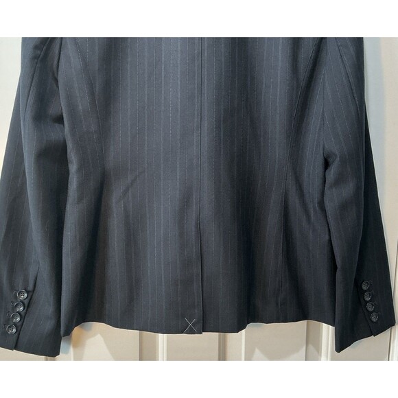 NWT Ann Taylor Black Pinstripe Blazer Classic Fit Lightweight Wool Blend Size 8 - Picture 6 of 6